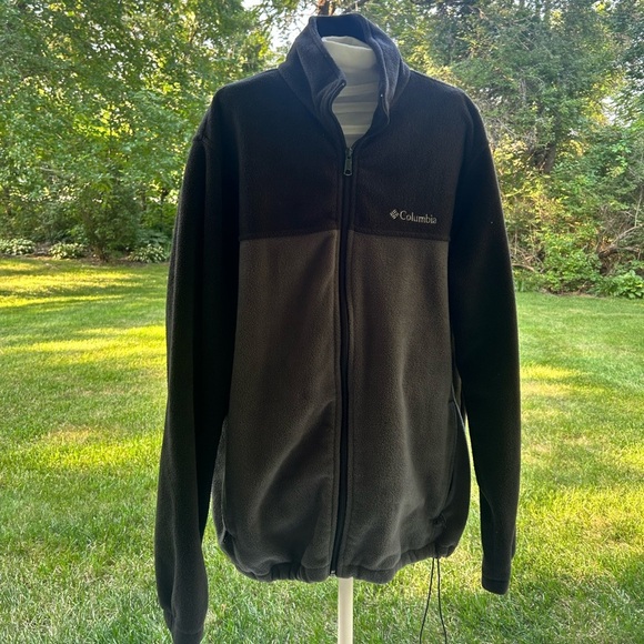 Columbia Two-Tone Black and Gray Jacket - Picture 1 of 6